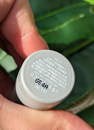 Кремовые румяна помада для губ milk makeup lip
+ cheek cream blush stick2 фото