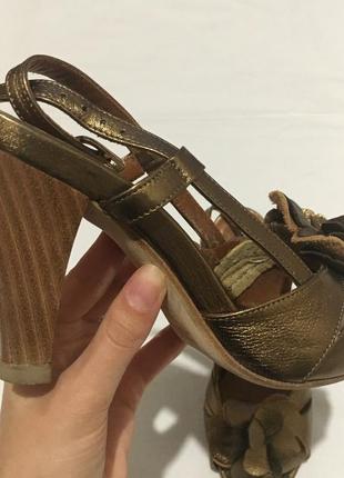 Босоніжки шкіряні на колодці melluso італія7 фото