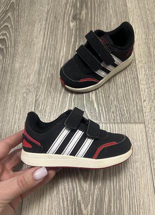 Фирменные кроссовки кроссовки adidas 23p