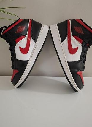 Жіночі кросівки nike. джордан