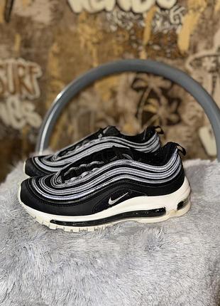 Продам кроссовки nike