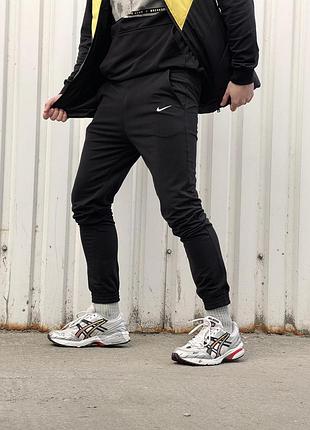 Спортивные штаны nike