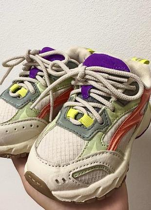 Кроссовки zara