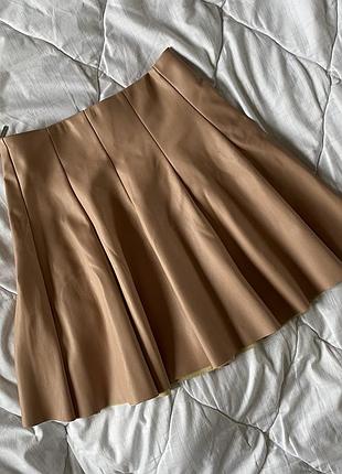 Кожаная нежно розовая юбка