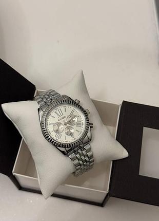 Часы guess