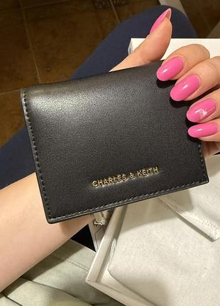 Продам кошелек charles &amp; keith