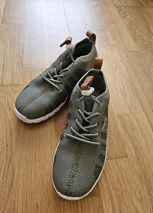 Фірмові кросівки clarks