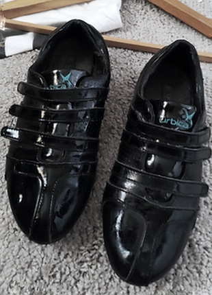 Кроссовки кожа лак