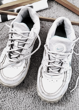 Шкіряні кросівки