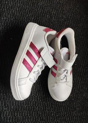 Детские кроссовки