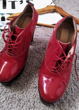 Модные туфли кожа лак