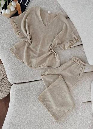 Жіночий костюм лляний з натуральної тканини льону літній в стилі бохо штани і + футболка з рюшами