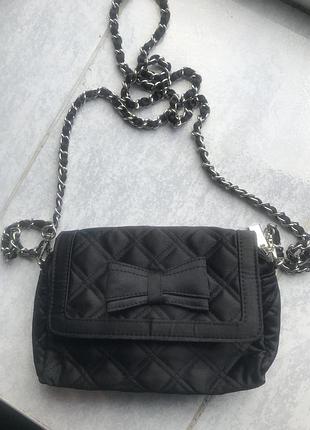 Сумочка маленька на замочку