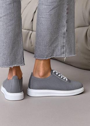 Жіночі шкіряні сірі кеди перфорація