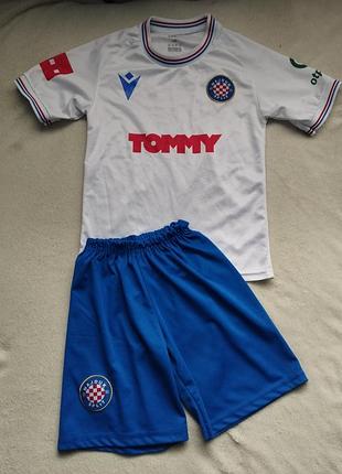 Футбольна форма хайдук