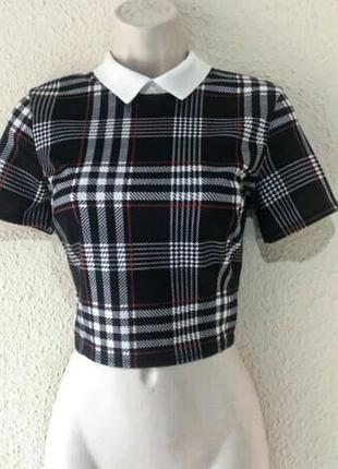 Черный топ в клетку классический стиль.