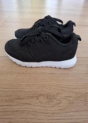 Легенькі кросівочки 25 розмір