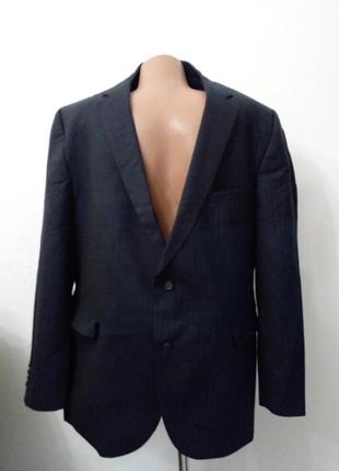 Якісний костюмний піджак дорогого бренду  strellson нюанс