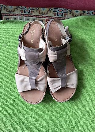 Босоножки 40р новые кожаные