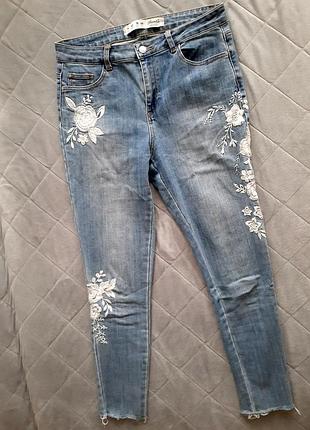 Джинсы с вышивкой🌸🌸🌸