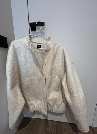 Трендовий бомбер zara