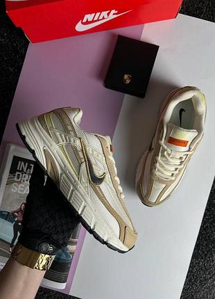 Жіночі кросівки nike initiator w white sand