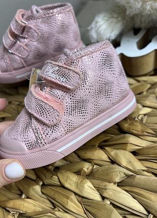 Кроссовки детские chicco 4