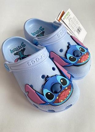 Crocs stitch