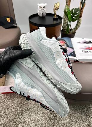 Чоловічі кросівки nike acg mountain fly 2 low grey white