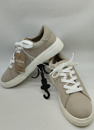 Продаются стильные и удобные женские кеды mad love.