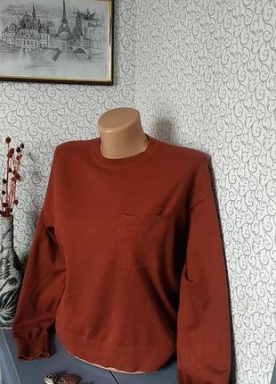 Укороченный коричневый шоколадный свитер.