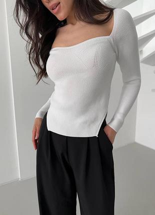 Трендовая эффектная кофта с разрезами в рубчик туречи