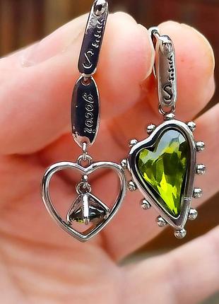 Сережки асіметрічні з перідотом - вінтажні.