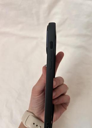 Чехол на iphone 13 pro max.