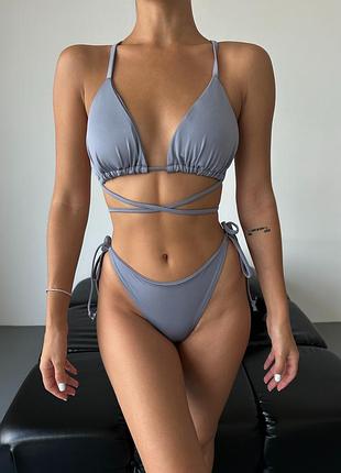 Роздільний купальник з ліфом і трусиками з зав'язками сірий