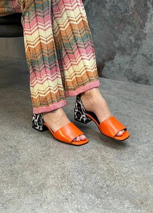 Ексклюзивні босоніжки з італійської шкіри та замші жіночі на підборах