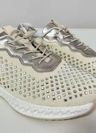 Жіночі кросівки caprice