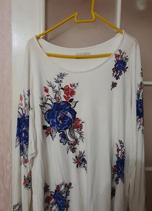 Красивая блуза с цветами