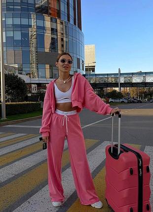 Женский спортивный костюм