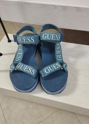 Босоніжки guess