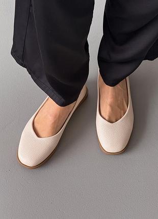 Натуральні шкіряні бежеві туфельки - балетки