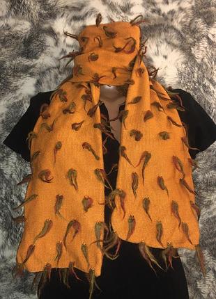 Красивый оригинальный шерстяной шарф