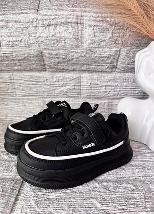 Кроссовки для девочки