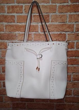 Біла сумка в гарному стані