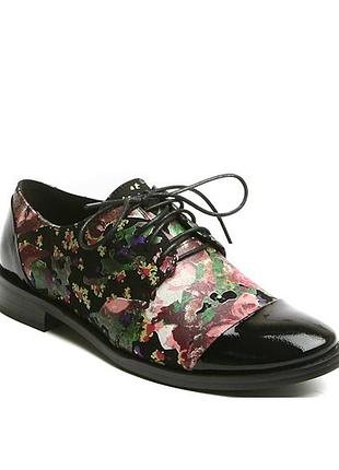 (с) полуботинки / туфли с лакированным носком