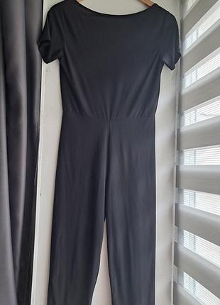 Черный комбинезон по телу с открытой спиной