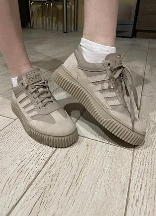 Продам кросівки шкіряні, 36 розмір