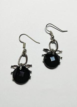Серьги с крупным блестящим стразом