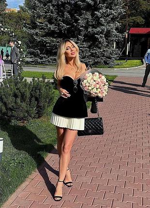 Вечернее черное короткое платье бандо