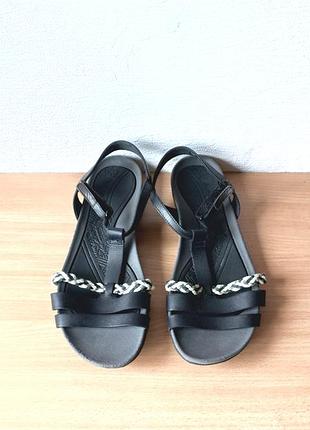 Кожаные босоножки clarks 40 р. стелька 26 см.